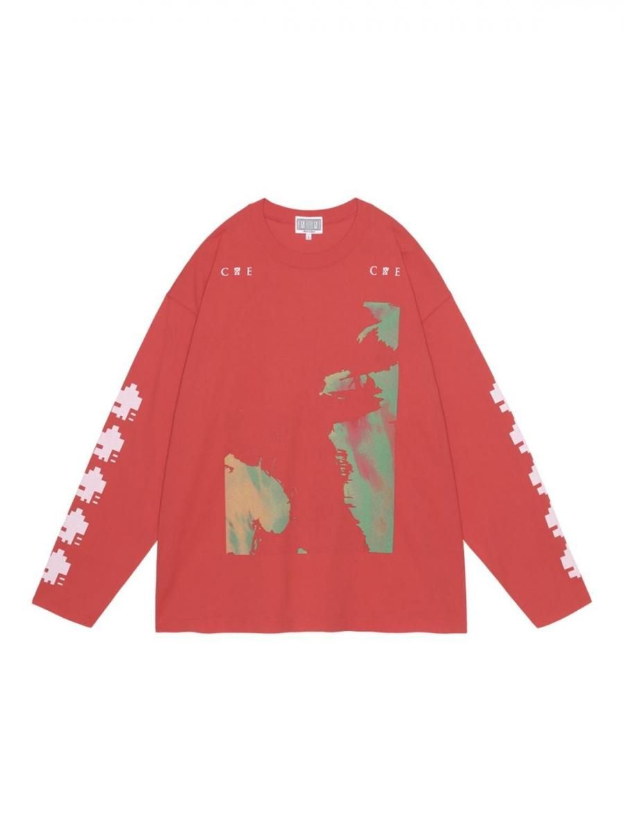シーイー C. E. オーバーダイウォッシュクルーネックスウィート 赤 シーイー C. E. オーバーダイウォッシュクルーネックスウィート