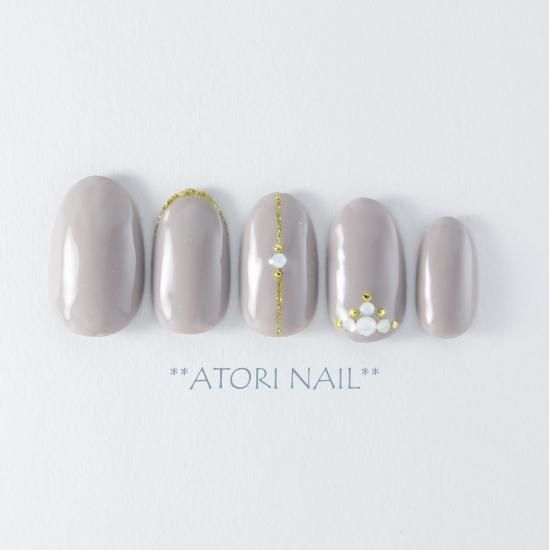 ゴールドラインのグレージュネイル - オーダーネイルチップ専門店