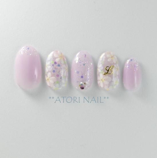 お花畑のイニシャルネイル - オーダーネイルチップ専門店アトリ