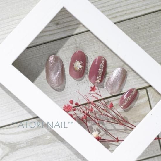 ストーン・シェル・マグネットのキラキラネイル-オーダーネイルチップ