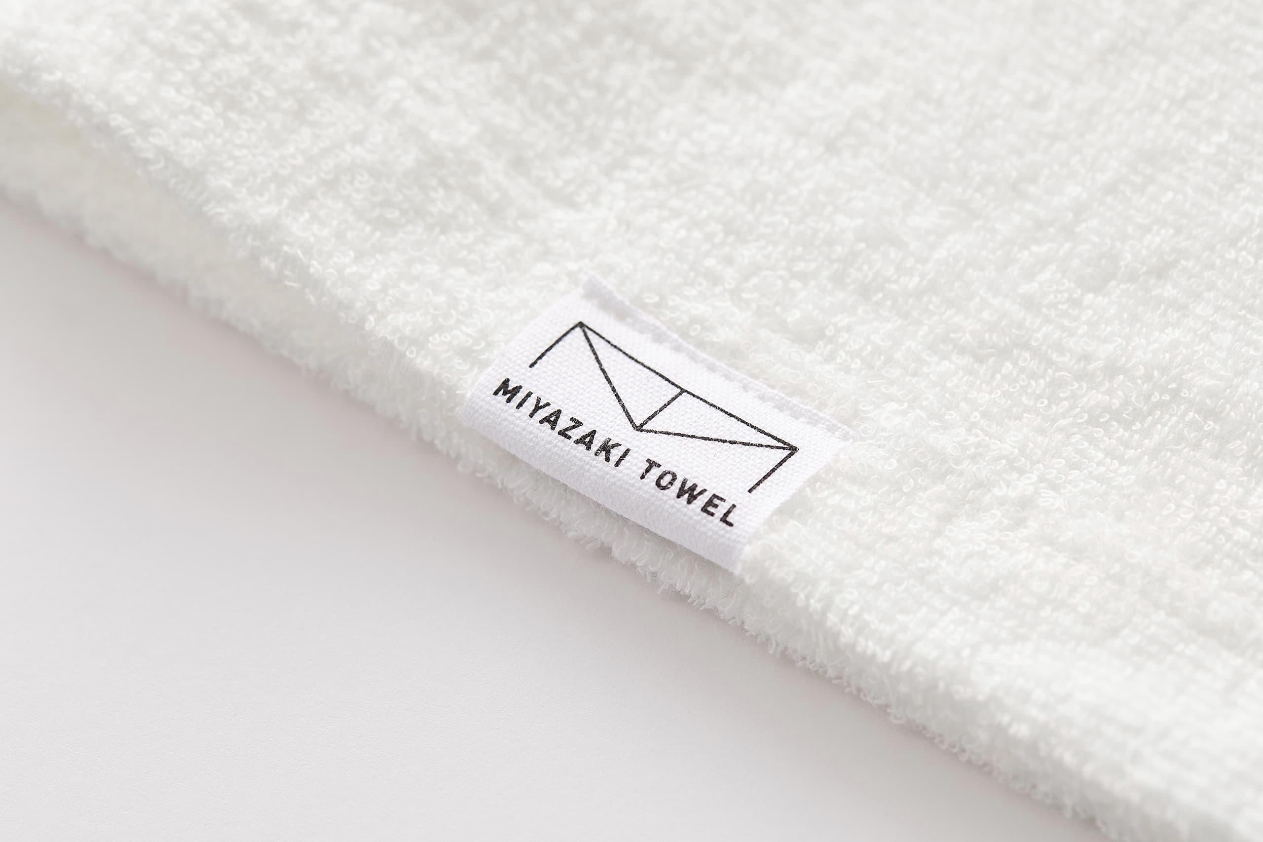 みやざきタオルの「いまばりタオルTシャツ」ホワイト - みやざき
