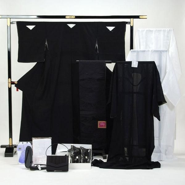 着物 喪服 礼装 家紋入り 黒 はやかっ