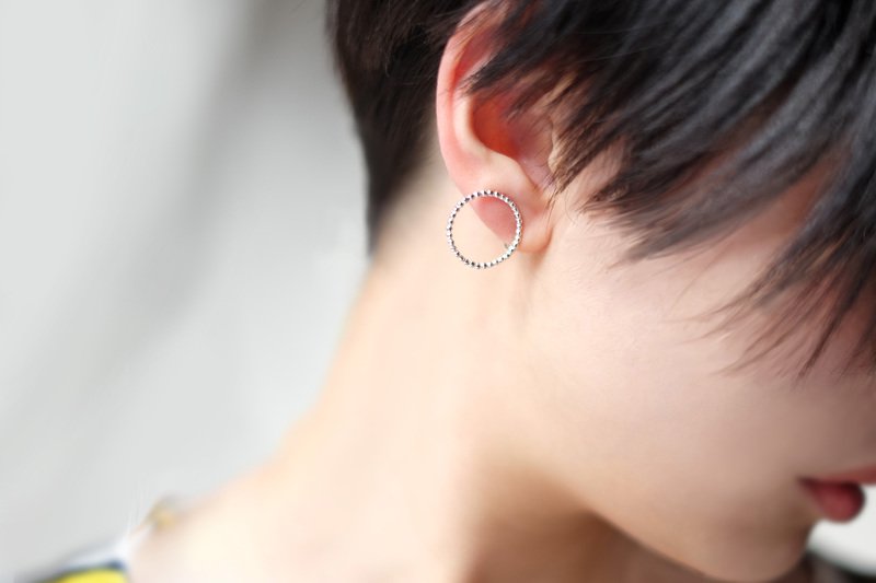 (earrings)