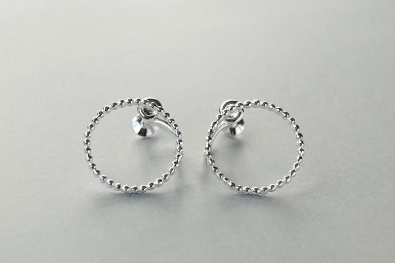 (earrings)