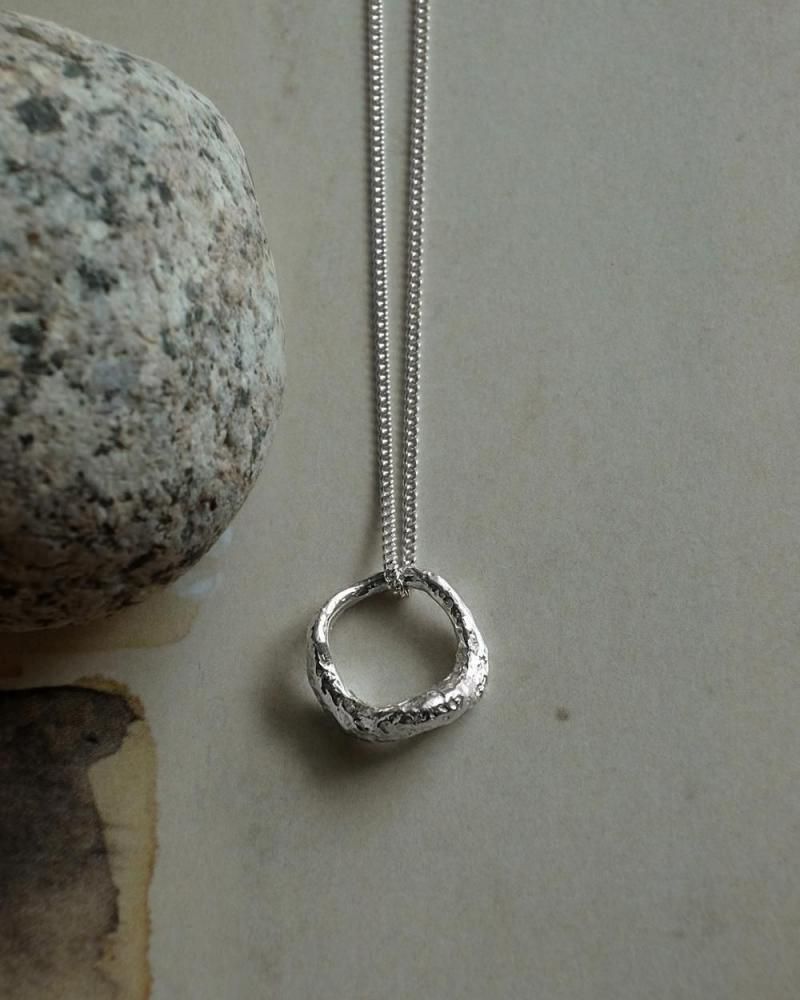 <img class='new_mark_img1' src='https://img.shop-pro.jp/img/new/icons8.gif' style='border:none;display:inline;margin:0px;padding:0px;width:auto;' />25AW &#8226; galax(necklace)