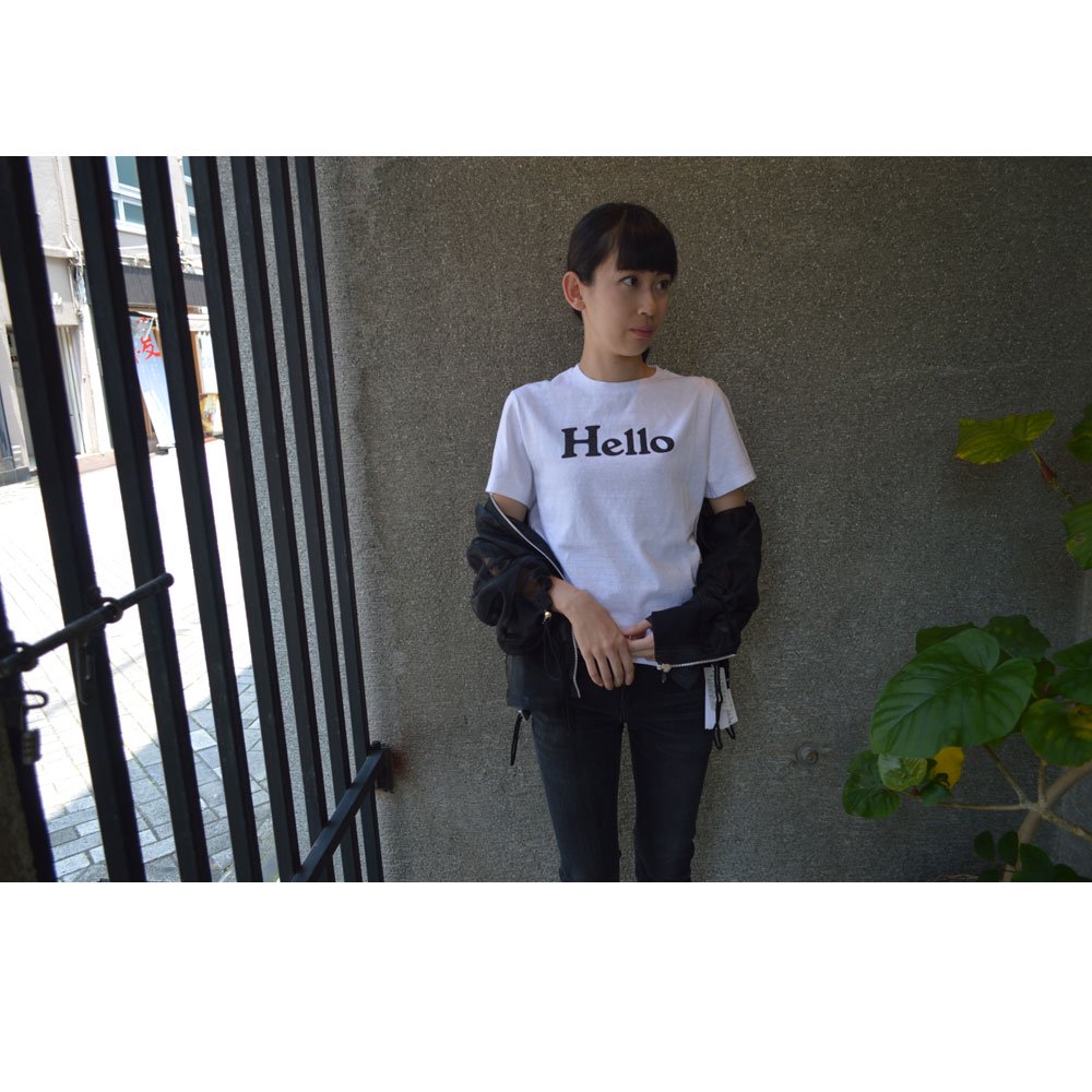 MADISONBLUE【マディソンブルー】 HELLO クルーネックTシャツ white black