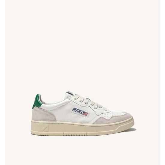 AUTRYオートリー レディース スニーカーMEDALISTホワイト23.5cm AUTRY スニーカー 「AUTRY/オートリー」MEDALIST LOW LEATHER