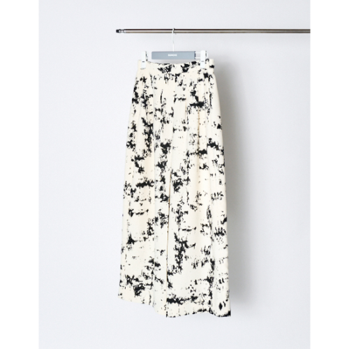 RUMCHE 【ラム・シェ】  Abstract Paint Skirt / off white (R23A10401-01)