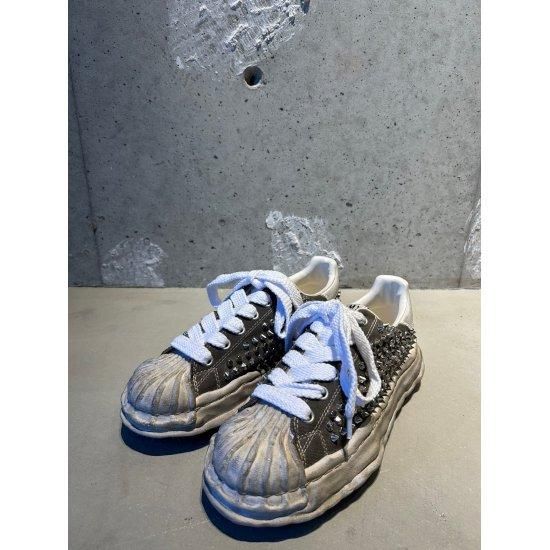【国内買付】MIHARAYASUHIRO BLAKEY OG Sole Studded スニーカー MIHARA YASUHIRO【ミハラ ヤスヒロ】 ”BLAKEY