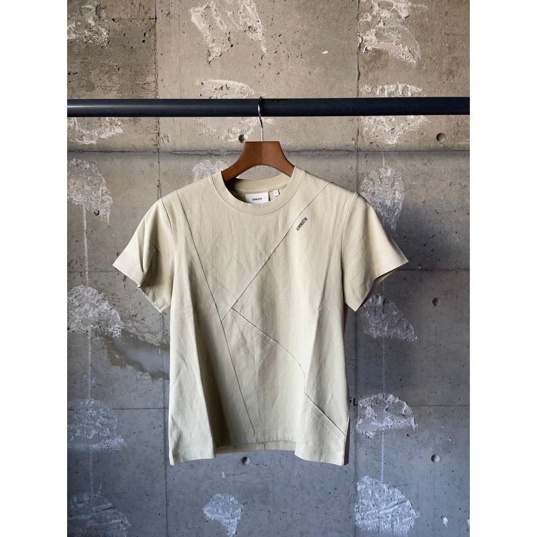 KIMMATIN|ޡƥ CUT POINT SMALL LOGO TOP BEIGE (KM2411TS002MBBFR)
