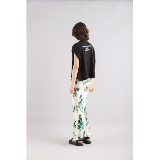SACRA【サクラ】 FOLDED LINE BACK LOGO TOP BLACK (125147091)