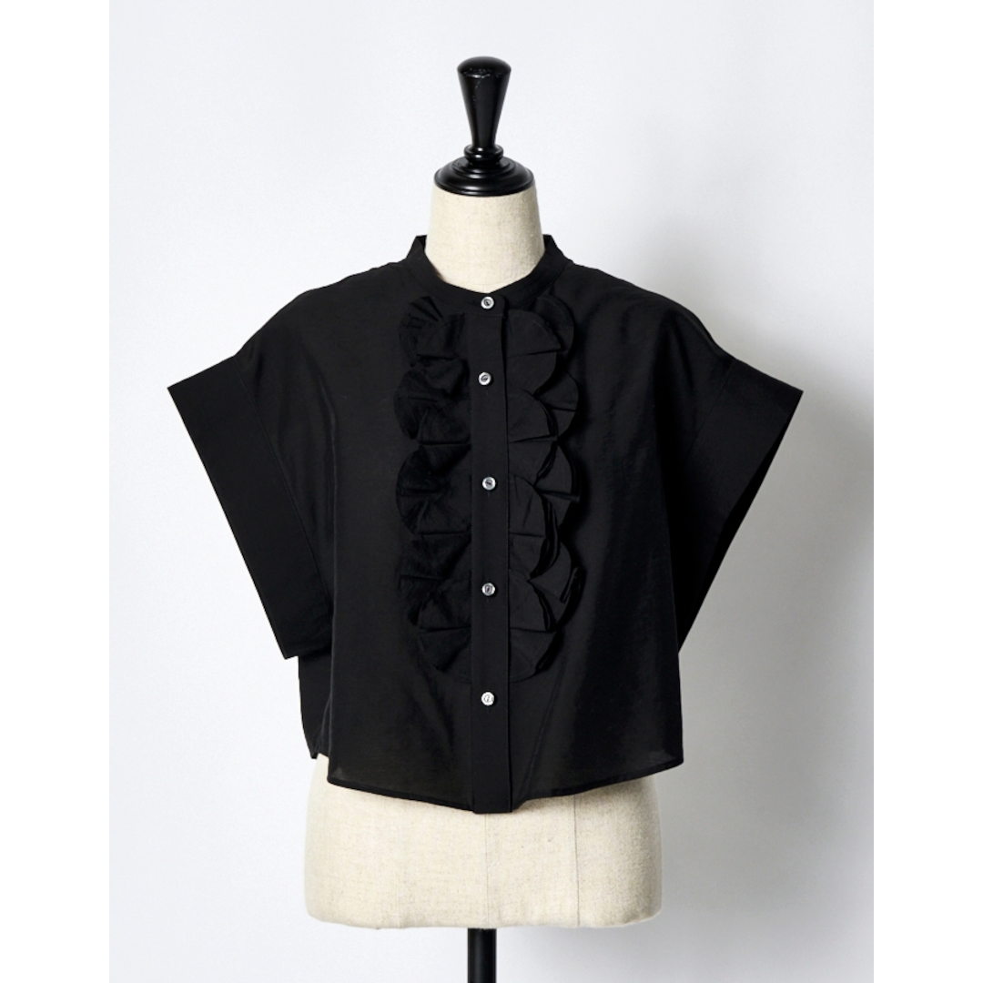 RUMCHE ڥࡦ Half Moon Ruffle Short Blouse / black (R25S10611)