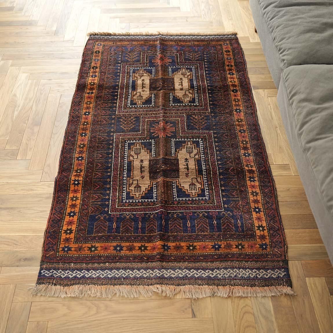 オレンジとネイビーのコントラストバルーチ142×79cm【送料無料 オレンジとネイビーのコントラストバルーチ142×79cm【送料無料