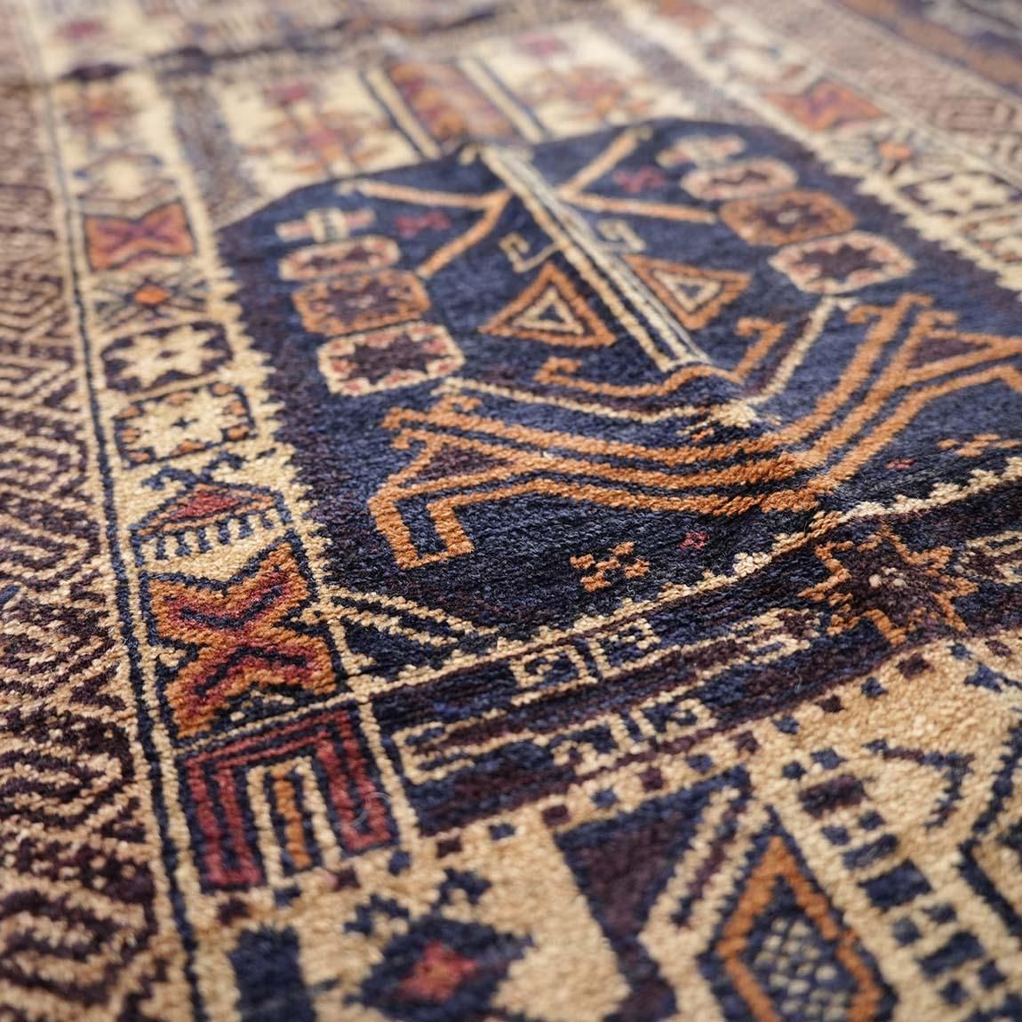 足元を涼しげにバルーチ140×83cm【送料無料】 - inie japan | ギャッベ