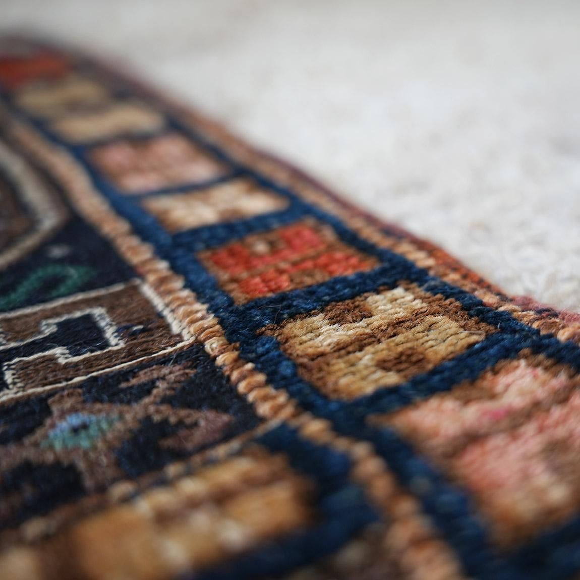 早い者勝ち！バルーチラグ いい風合いの経年変化バルーチ95×60cm【送料無料】 - inie japan