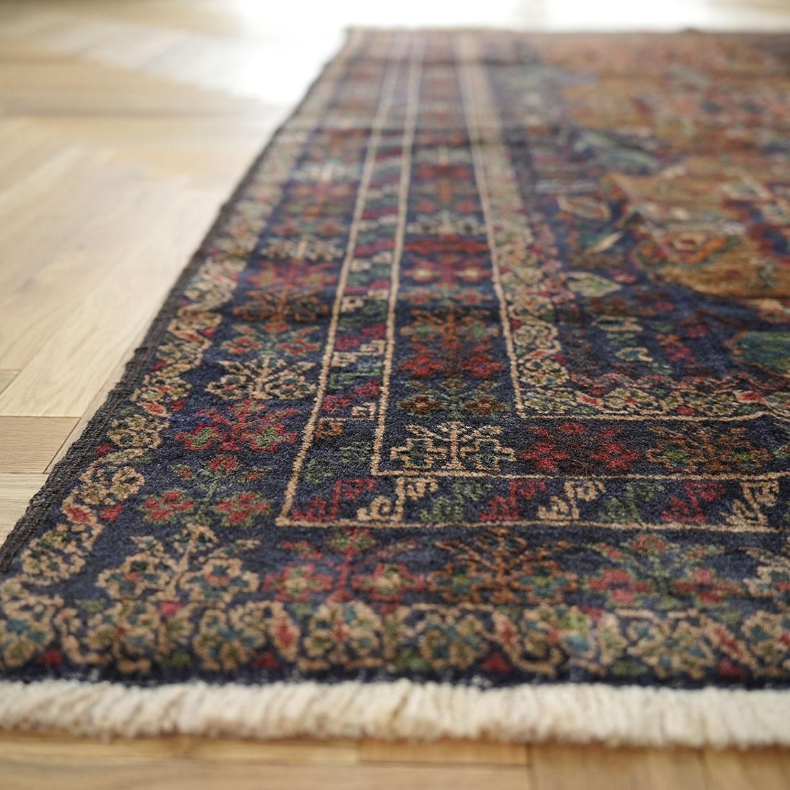 【新品未使用】アフガニスタン産　絨毯　バルーチ　バローチ　花柄　ベージュ　花瓶 漆赤アフガニスタンバルーチ147×90cm【送料無料】 - inie japan
