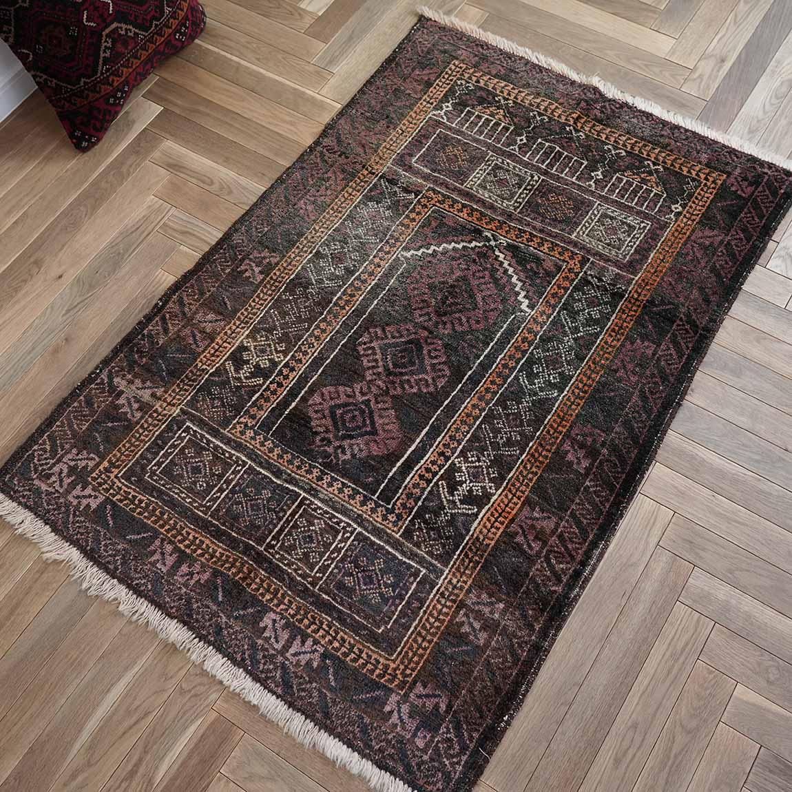 早い者勝ち！バルーチラグ 経年変化のたまものバルーチ147×85cm【送料無料】 - inie japan