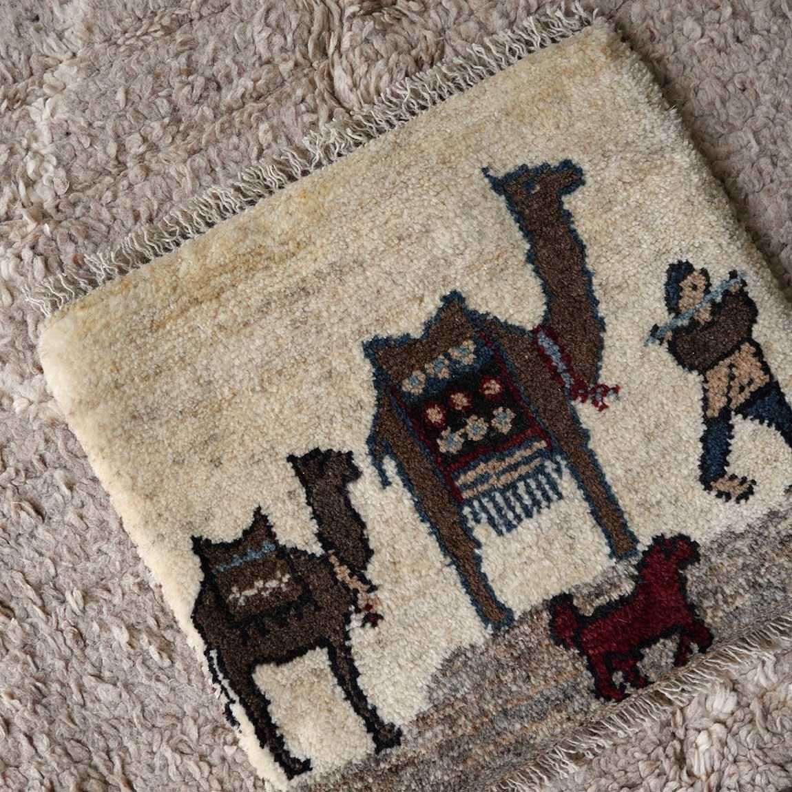 カシュガイの日常ギャッベ39×44cm【送料無料】 - inie japan