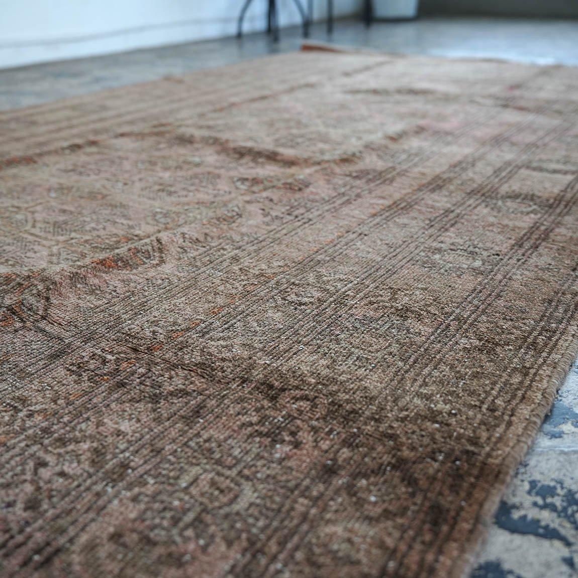 褪せた赤が心地いいトルクメン231×134cm【送料無料】 - inie