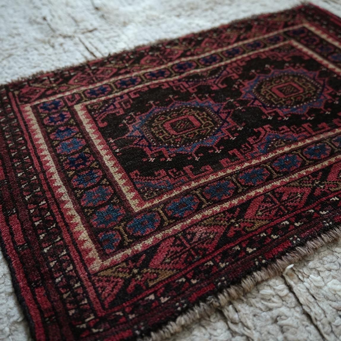 【値下げ】キリム 手織りトルクメン産 ヴィンテージラグ100cmx195cm 347bca203f237311c3ee4e93f86621