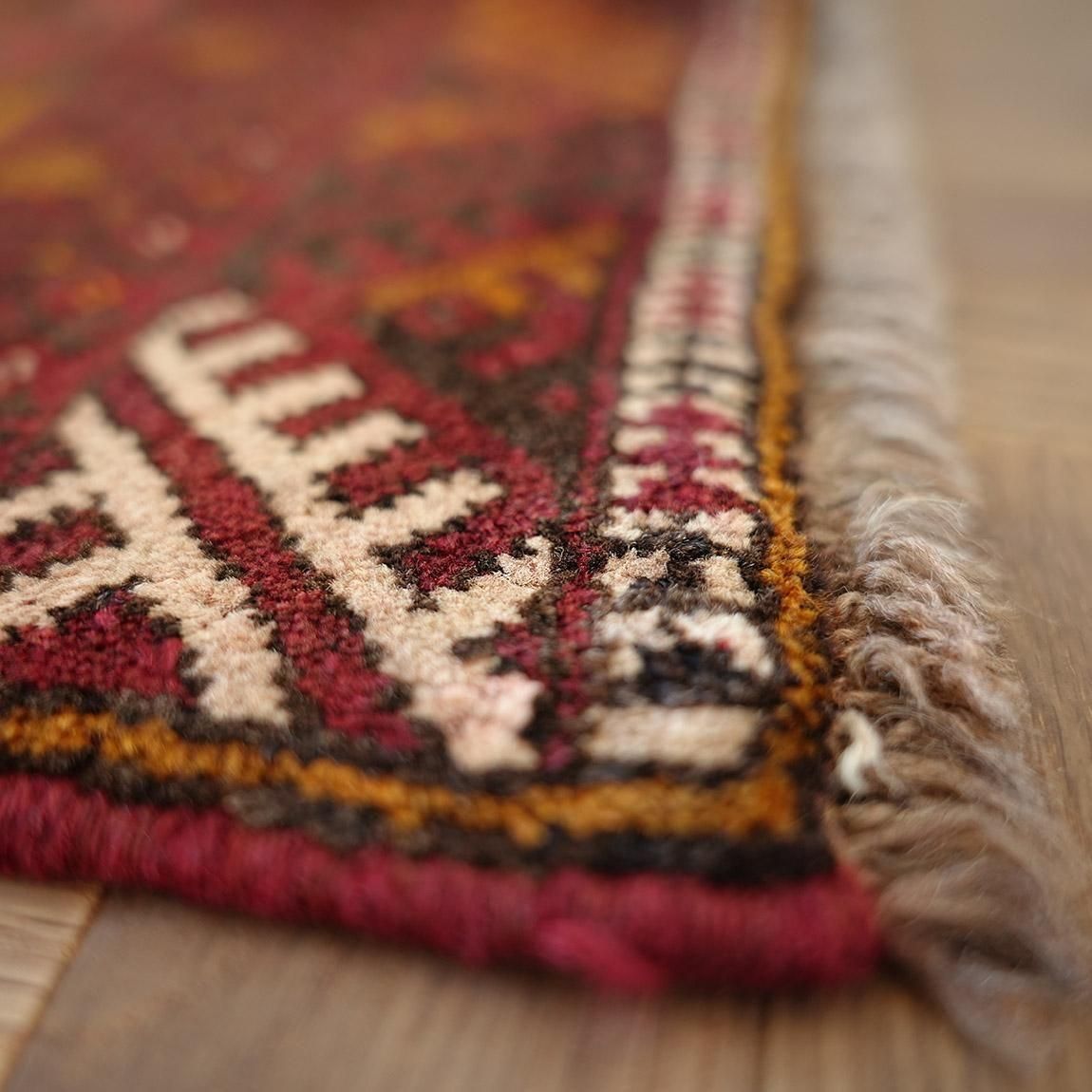 赤を繊細に使い分けトルクメン183×105cm【送料無料】 - inie