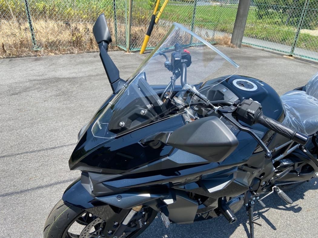 アクリポイント GSX1100Sカタナ用 クリアスクリーン 黒モール付 新品 アクリポイント GSX1100Sカタナ用 クリアスクリーン 黒モール付