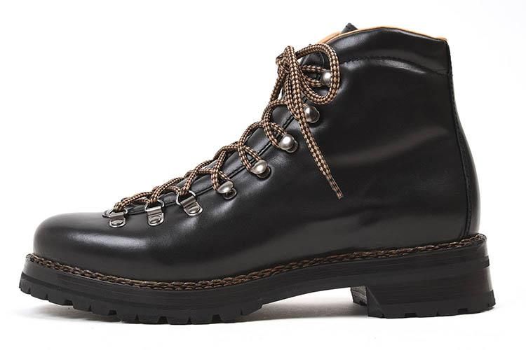 極上シャトーブリアンレザーを纏う名作『マルモラーダ FG105-057 NERO』