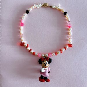 <img class='new_mark_img1' src='https://img.shop-pro.jp/img/new/icons14.gif' style='border:none;display:inline;margin:0px;padding:0px;width:auto;' />RIBBON DREAM MINNY NECKLACE 