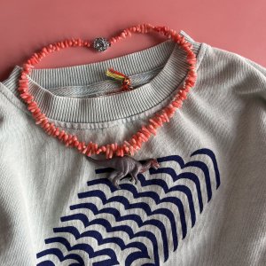 <img class='new_mark_img1' src='https://img.shop-pro.jp/img/new/icons14.gif' style='border:none;display:inline;margin:0px;padding:0px;width:auto;' />SWEET CORAL DINOSAURS NECKLACE 
