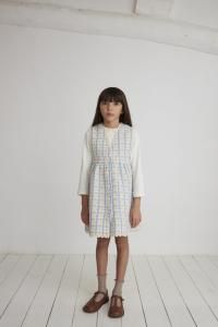 <img class='new_mark_img1' src='https://img.shop-pro.jp/img/new/icons14.gif' style='border:none;display:inline;margin:0px;padding:0px;width:auto;' />BEBE ORGANIC Zora Apron Dress