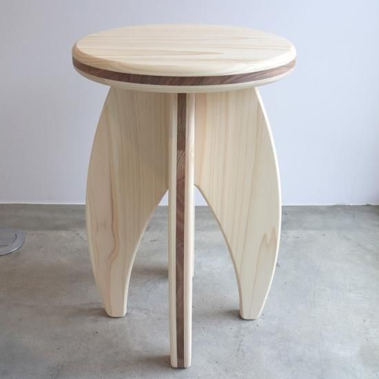 土佐のちょっと素敵な丸いす［High］ - 木作り工房こだかさー