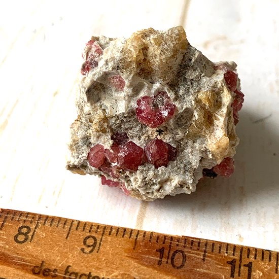 灰礬柘榴石（grossular）-