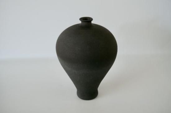 津田清和 ＜86.黒瓶子＞ - 寺田美術 Antiques & Gallery