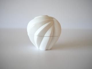 高橋奈己〈47.白磁茶器〉