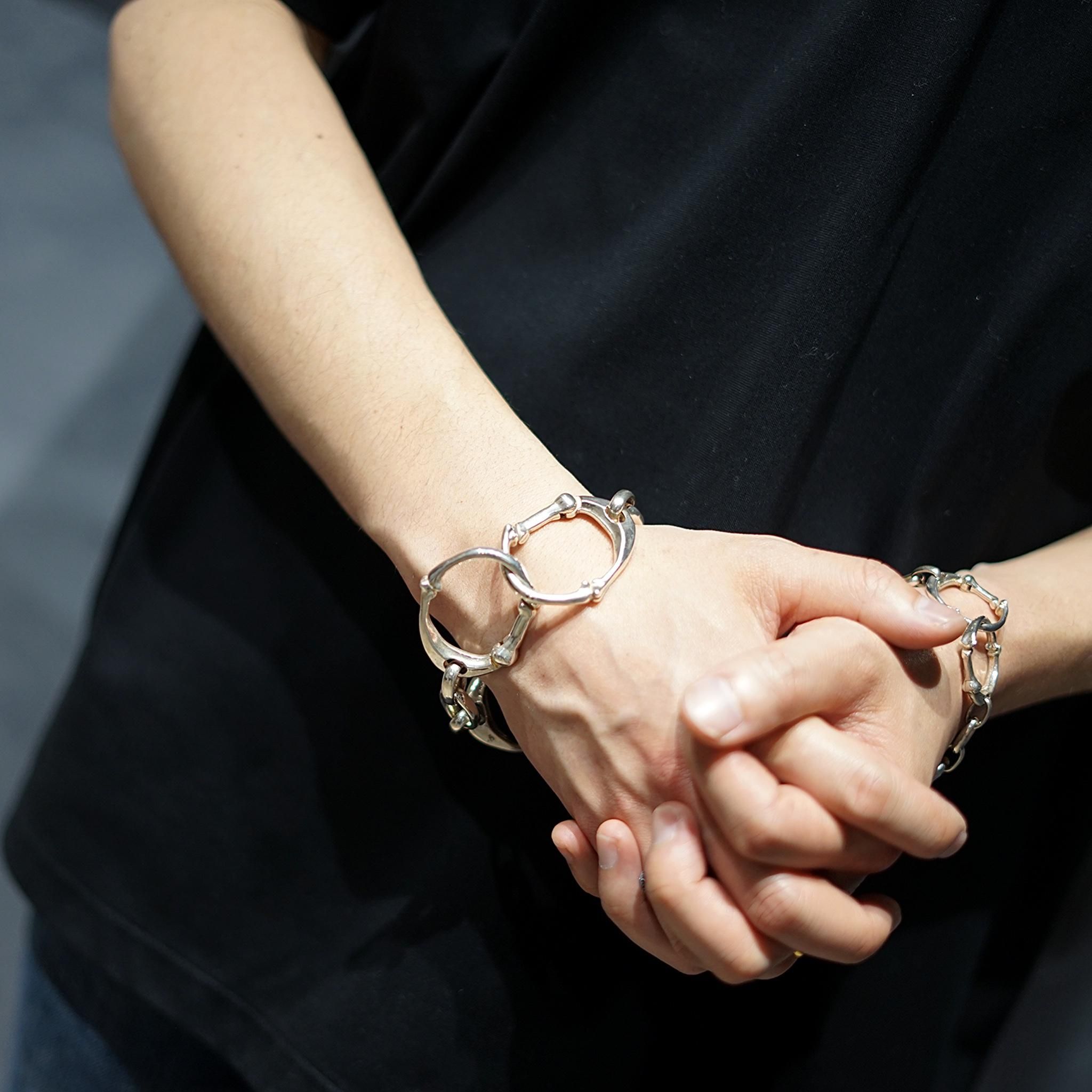 【TAKAHIROMIYASHITATheSoloist.】BONE SHAPED CARABINER BRACELET L