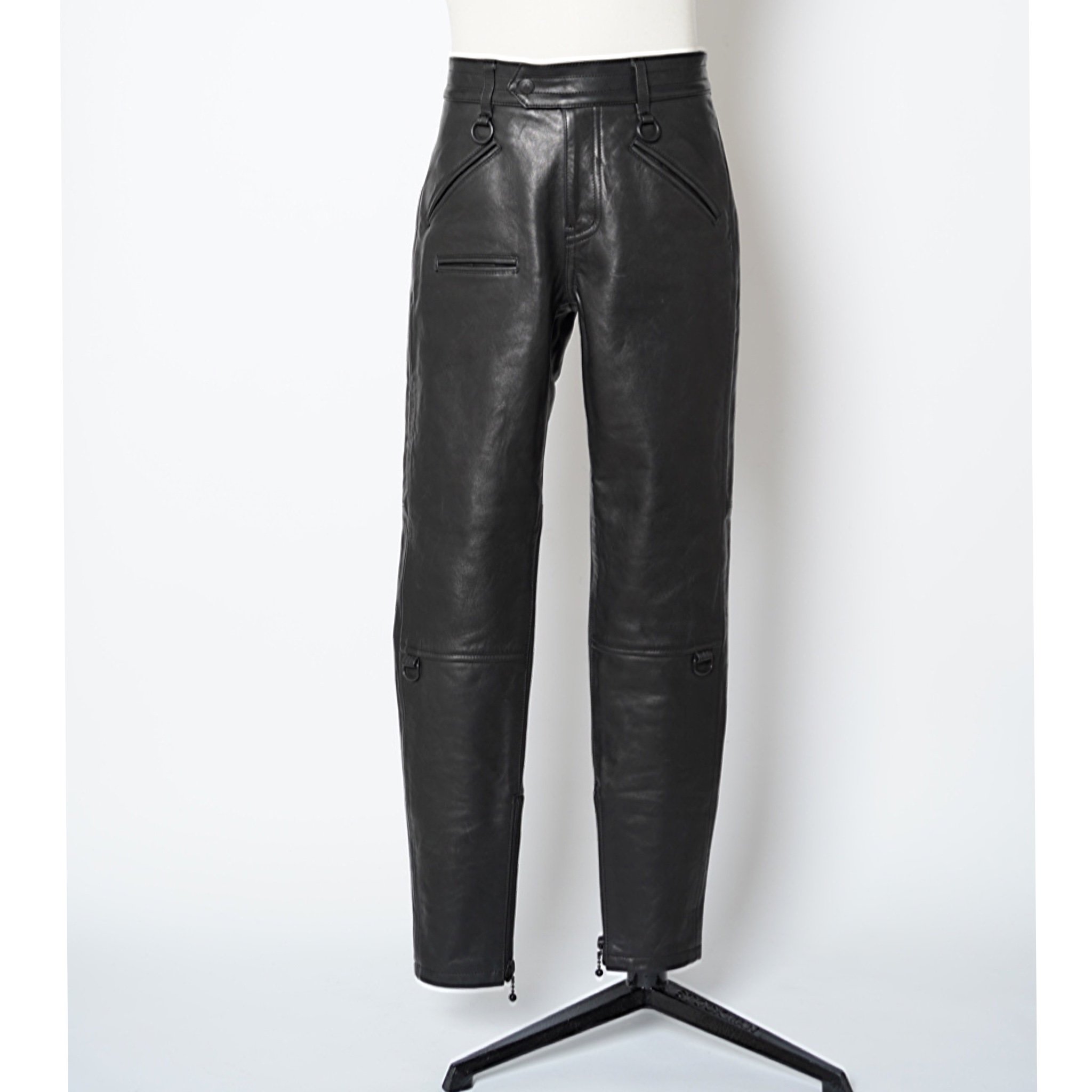 【blackmeans】<br>Side Zip<br>Leather Tapered Pants