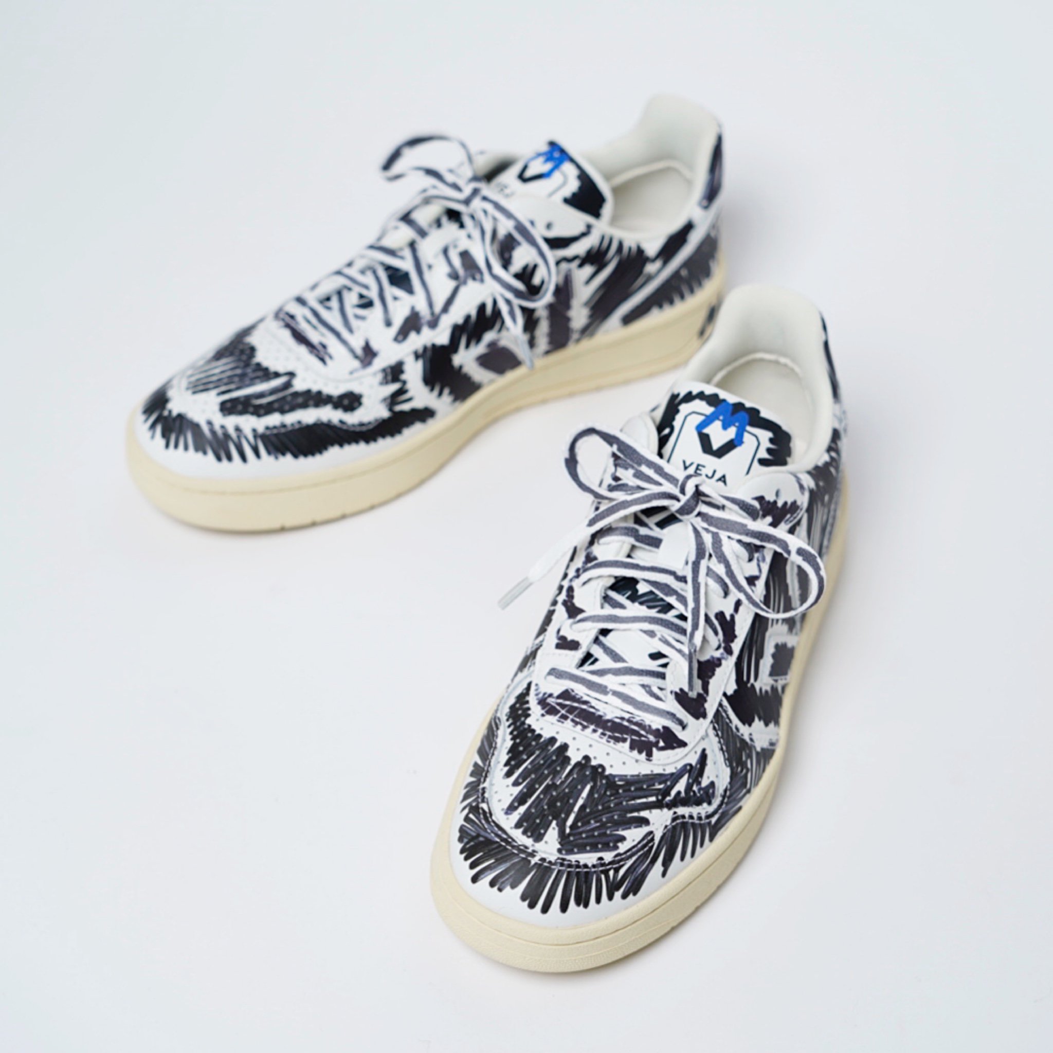 MARNIVEJA<br>-V1020-<br>LOW-TOP SNEAKERS