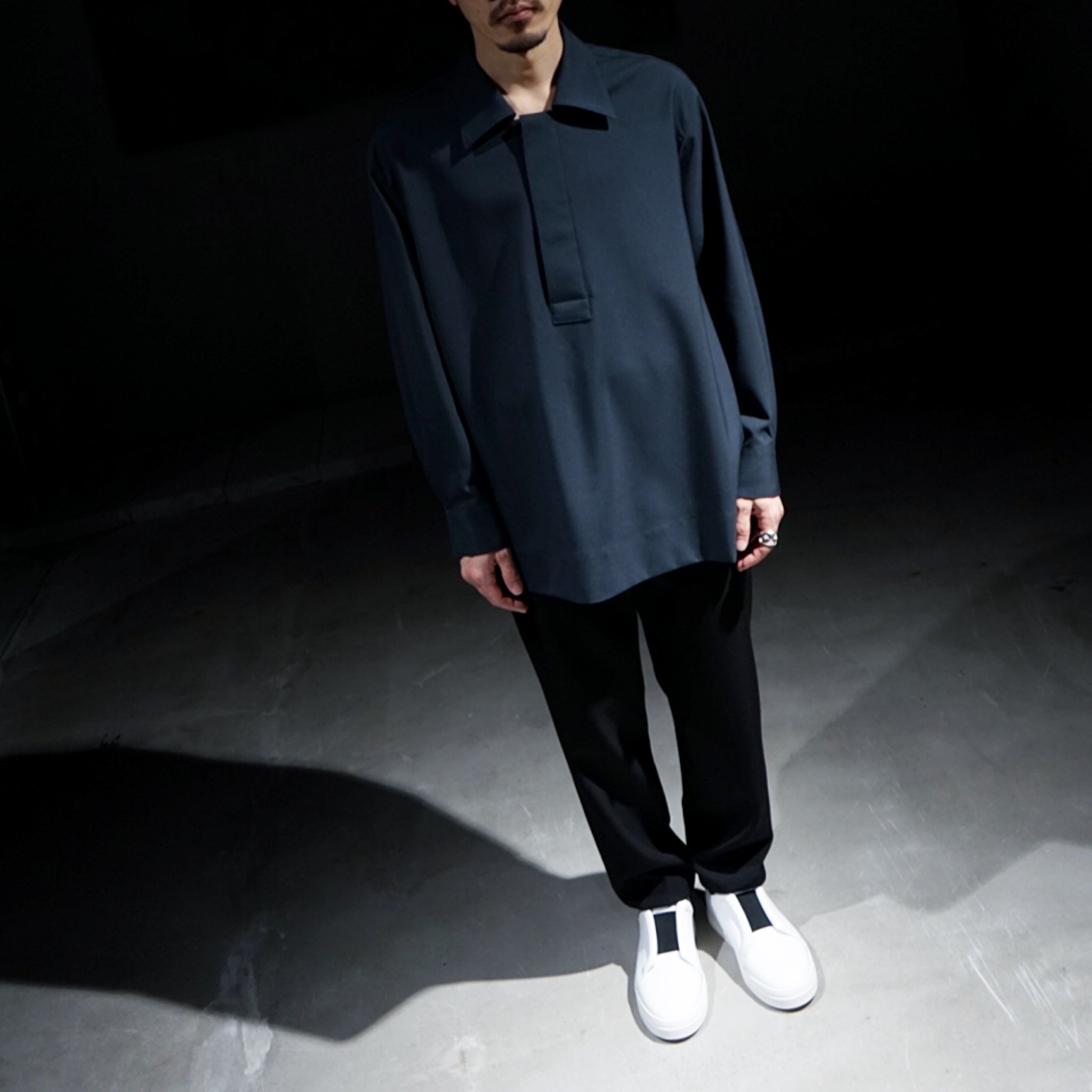 OVERCOAT(オーバーコート)-PULLOVER TOP WITH SPREAD COLLAR IN WOOL