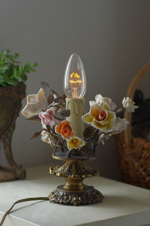 934イタリアアンティーク薔薇陶器小さなテーブルランプ - アンティーク