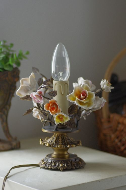 #934イタリアアンティーク薔薇陶器小さなテーブルランプ
