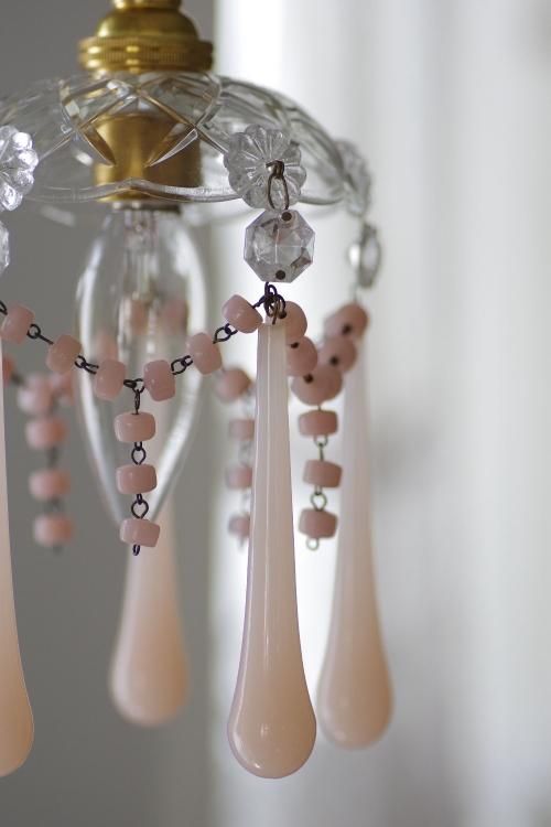 フランスアンティーク ピンク大粒ガラスドロップ ミニシャンデリア