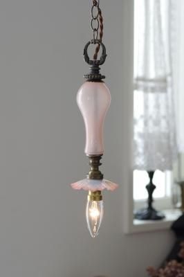 レア！アンティーク cage ブルーオパリンガラスガラス　3灯シャンデリア レア！アンティーク cage ブルーオパリンガラスガラス 3灯