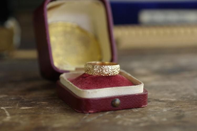 イギリスヴィンテージ　9金ウェディングバンドリング イギリスヴィンテージ 9金ウェディングバンドリング