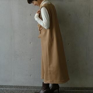 STYLE-03 Hana Vネックノースリーブワンピース キャメル
