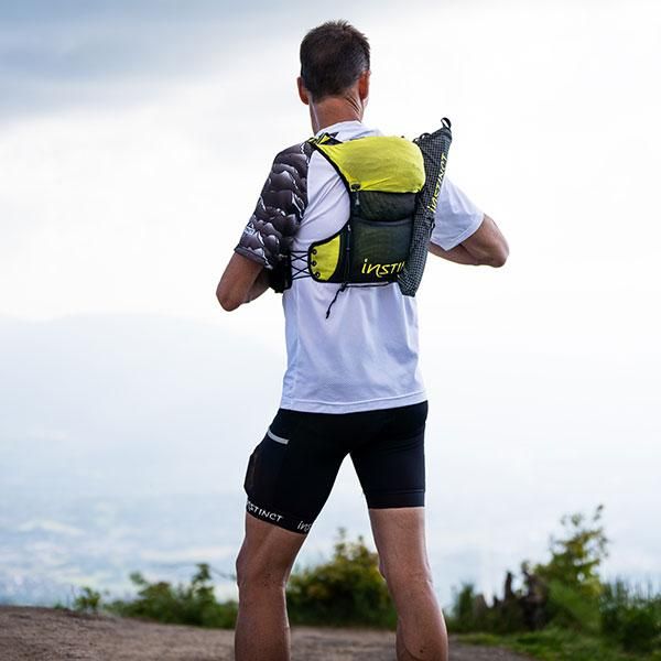 INSTINCT ブラック バックパック　7L ☆INSTINCT インスティンクト EVOLUTION 7L Black/Lime メンズ