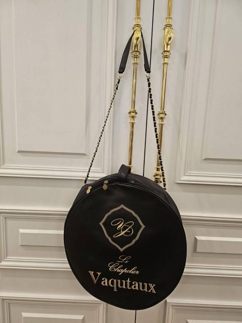 vaqutauxvoyage ヴァクトー マルシェトロリー　　ノアール voyage trunk 2nd』レザー帽子ショルダーバッグ ノアール
