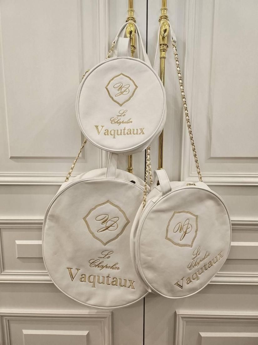 ヴァクトーヴォヤージュ　vaqutaux voyage voyage trunk 2nd』レザー帽子ショルダーバッグ ヴォヤージュ