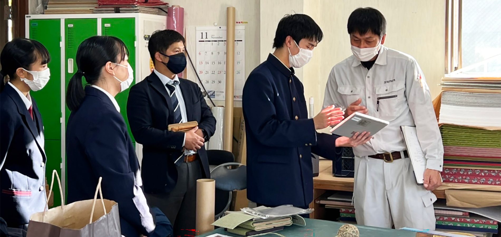 諫早商業高校生と株式会社勝手のコラボ商品キャンプマット