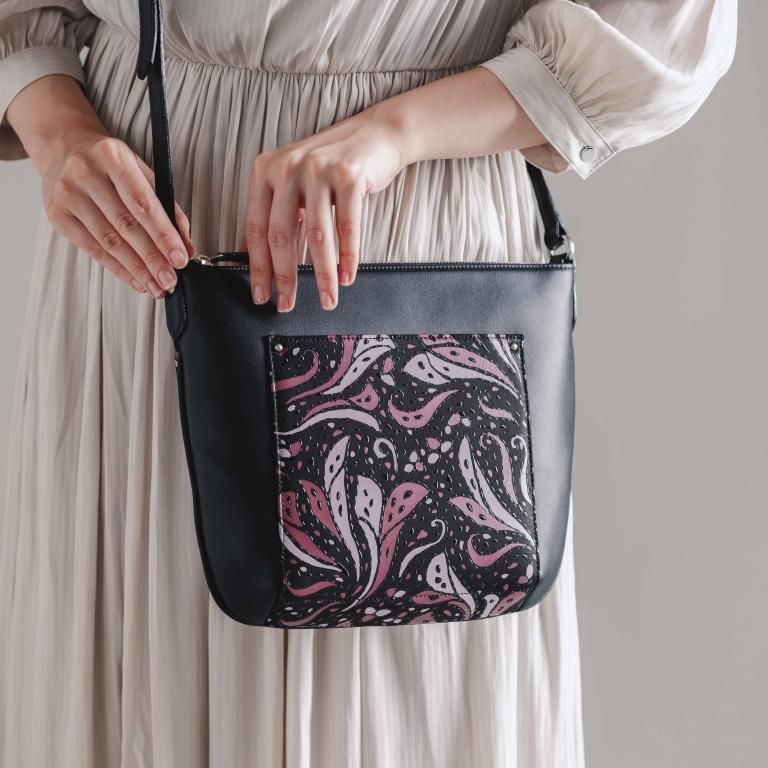 逆輸入 印伝屋ポシェットFR-4 フリノスレディースバッグオシャレ美品 ショルダーバッグ