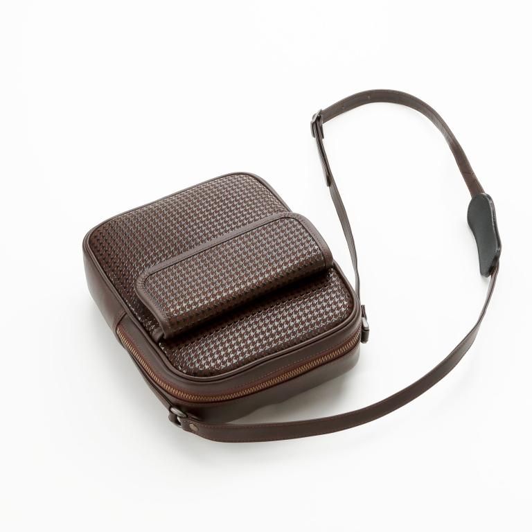 大幅値下げ　印伝バック ショルダーバッグH-7［濃茶地／黒漆／隼人］：印傳屋公式